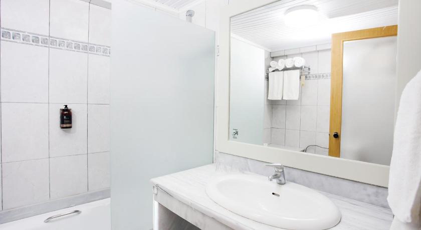 Image of Harbour View Twin Room 2