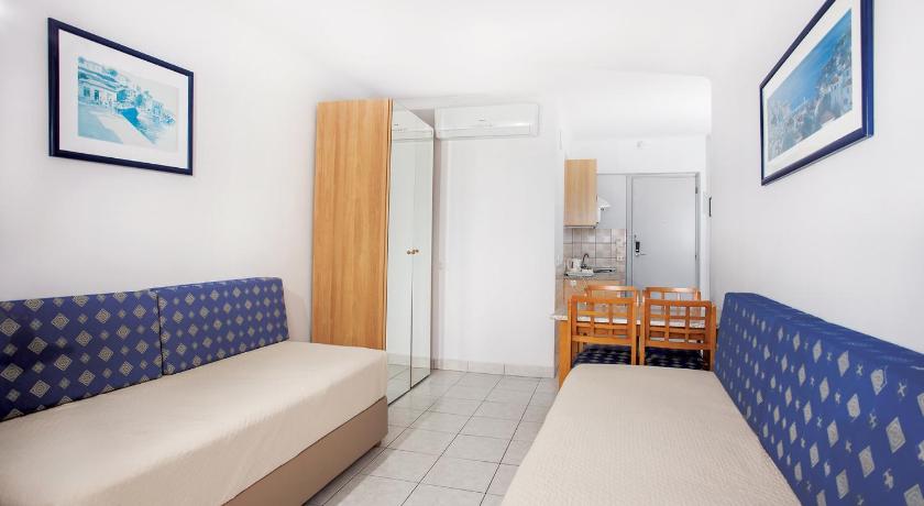 Image of 1-Bedroom Sea View Family Apartment 6