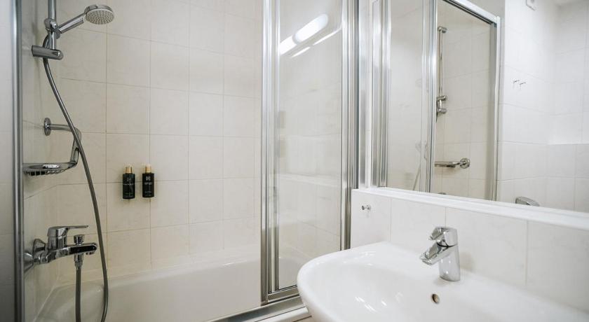 Image of Deluxe Room 13