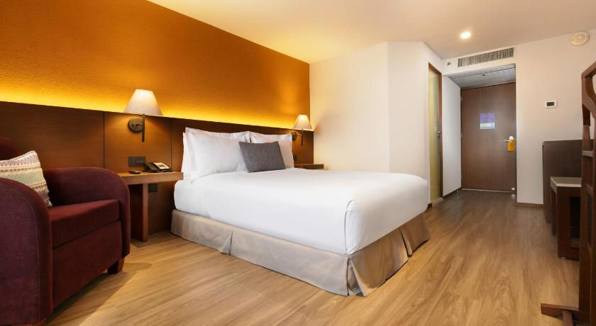 Image of Camino Real Club Queen - Breakfast Included for Adults Only 1
