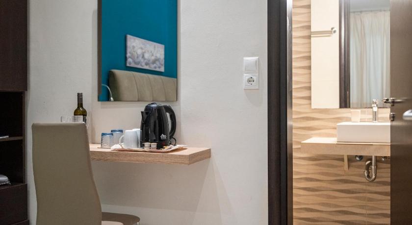 Image of Economy Double Room with window 4