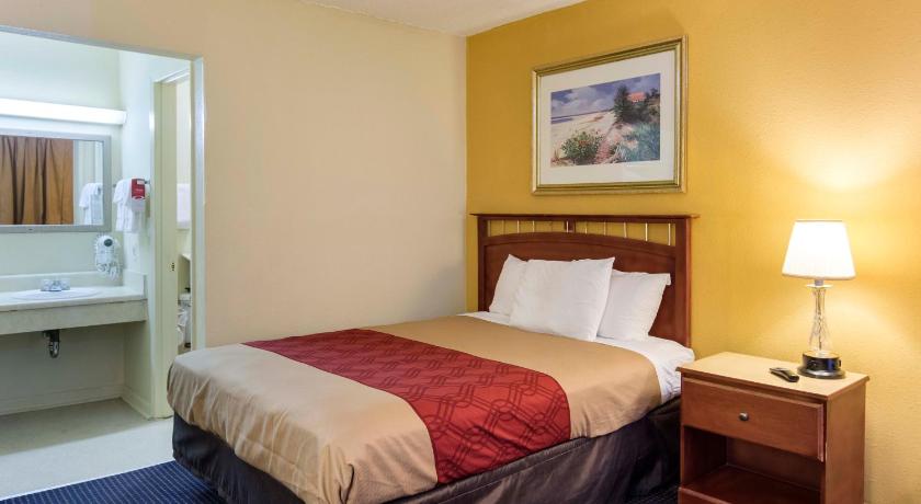 Econo Lodge Petersburg - Fort Lee