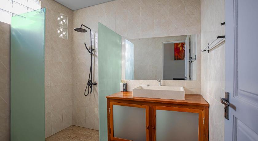 巴厘 Villa Rose 2星级 酒店 泳池