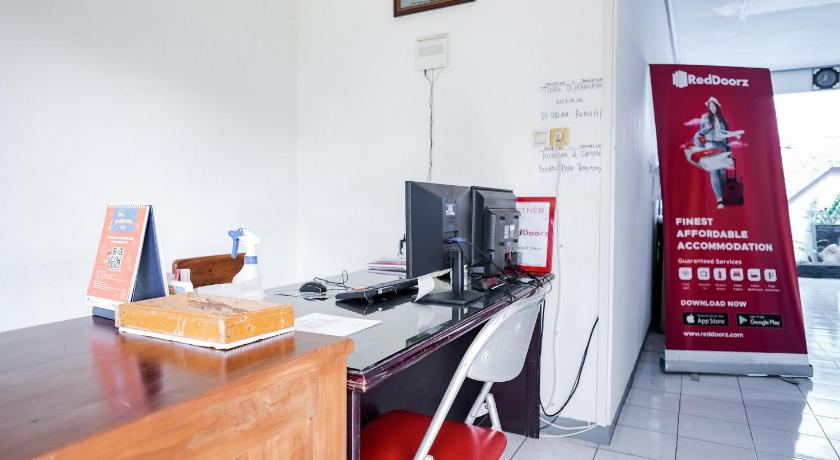 RedDoorz Syariah near Gatot Subroto Lampung 4 – Bandar Lampung, ID