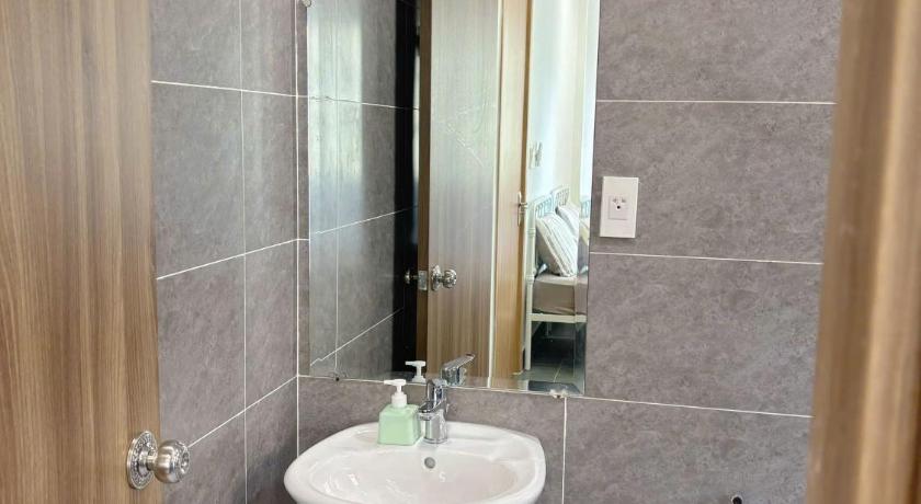 Phòng 2 giường đơn Hướng phố (Twin Room City View)