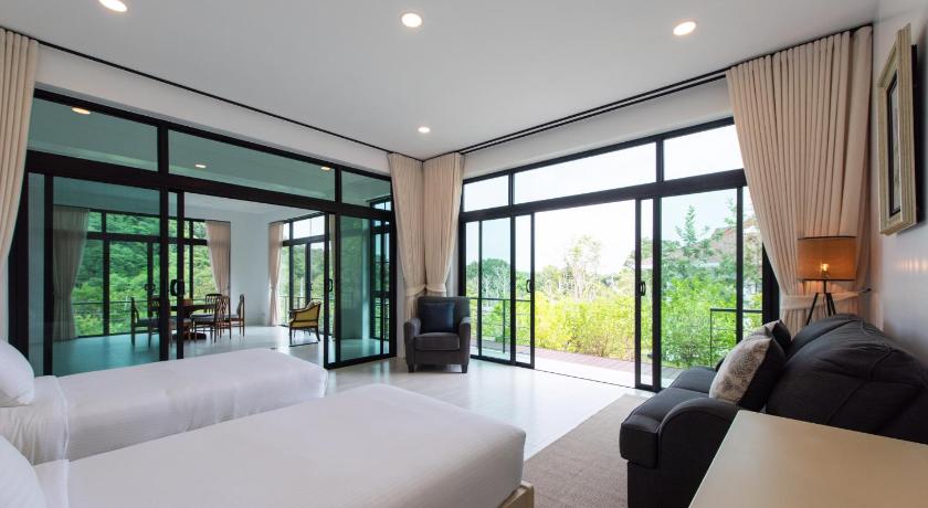 Image of Five Bed Rooms with Private Pool 4