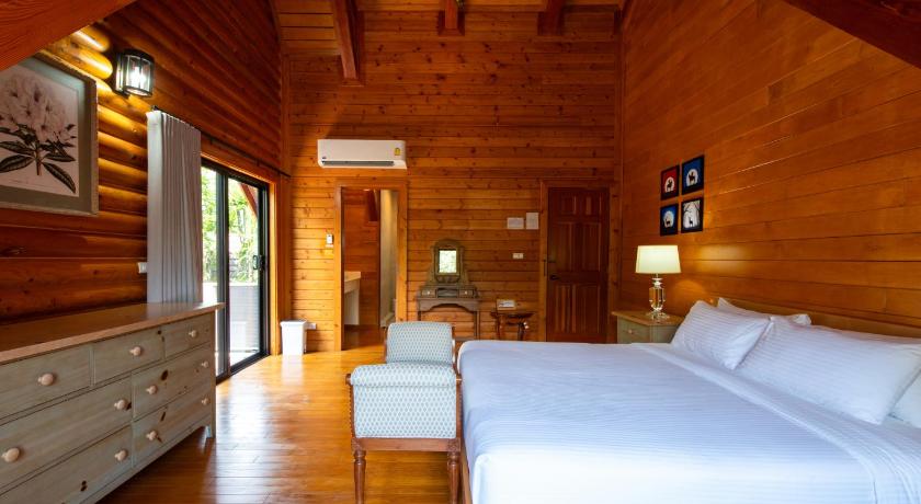 Image of Superior Chalet 3