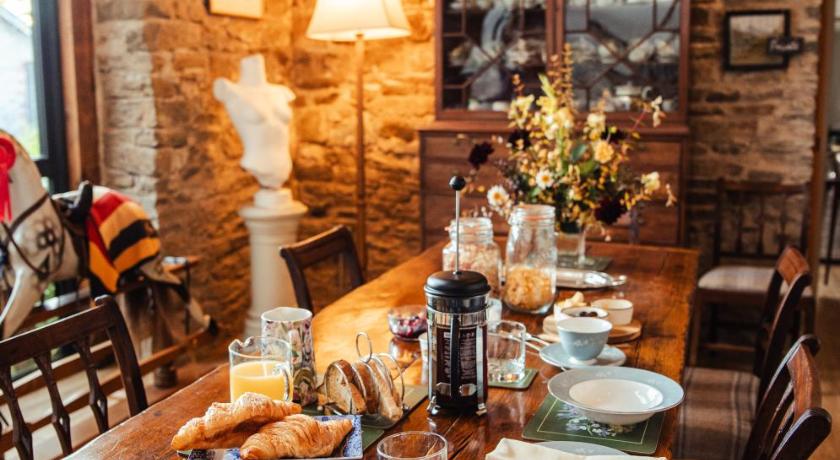 老拉德諾 The Granary Wales 2星级 酒店 外观