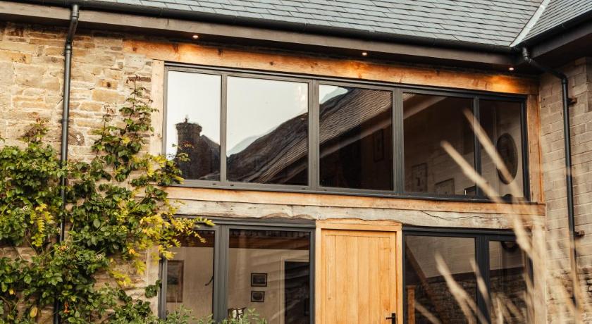 老拉德諾 The Granary Wales 2星级 酒店 泳池