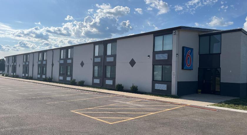 ロックフォード (IL) Motel 6 Rockford, IL – RFD Airport 2つ星 宿泊施設 外観