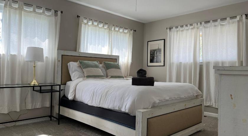 카멜 (IN) 4Bedroom 2 Bath Home in Arts District-Smoky Row A Duplex 4성급 숙소 수영장