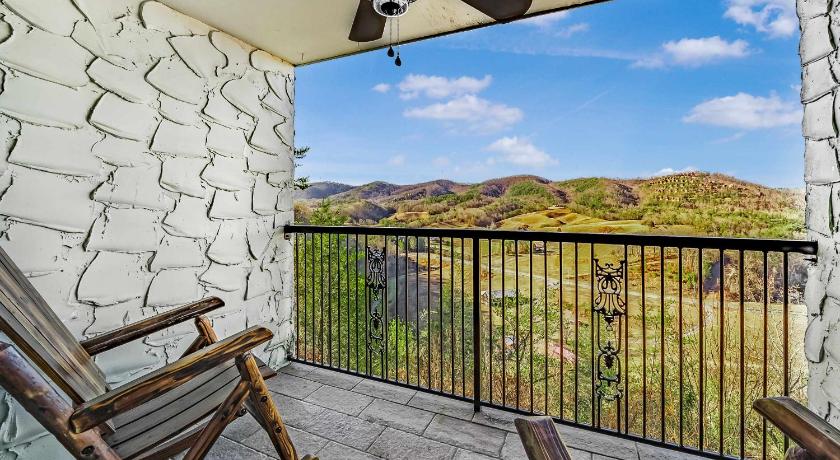 Mountain Views at Dolly's Castle Unit 4