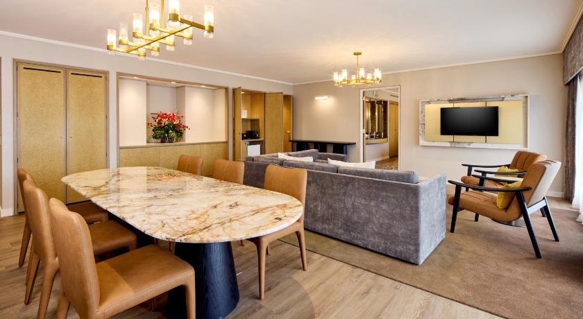 Image of M Suite with Club Access 6