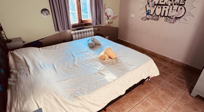 Image of Twin Room with Shared Bathroom 8