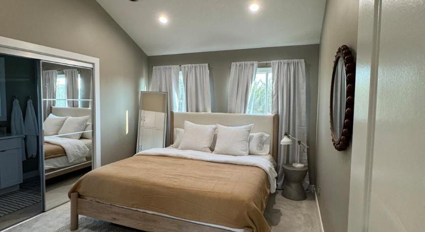 오사와토미 (KS) Rooftop Hot Tub Lake Getaway, Golf Cart & Fire Pit 4성급 숙소 스위트룸