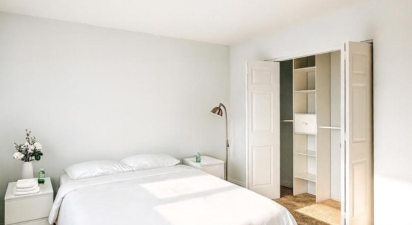Image of Queen Room #2 7