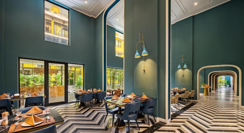 Image of Premier Deluxe City View Room 8