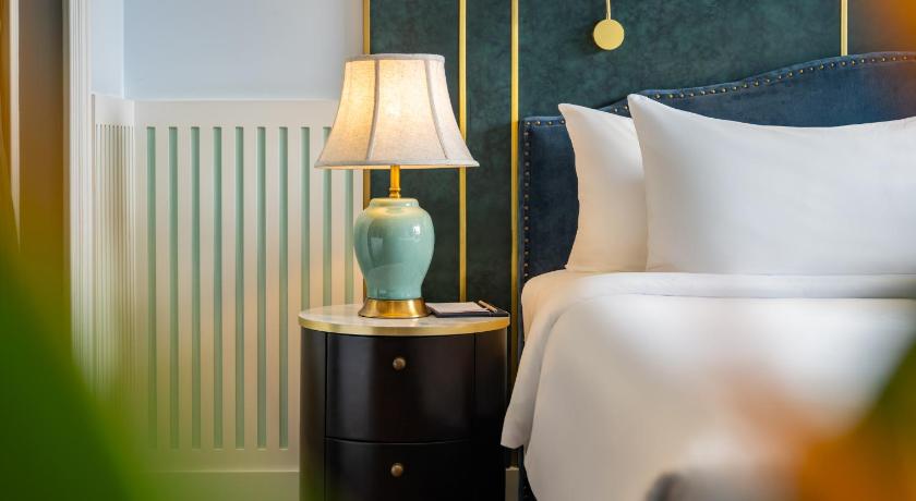 Image of Premier Deluxe City View Room 12