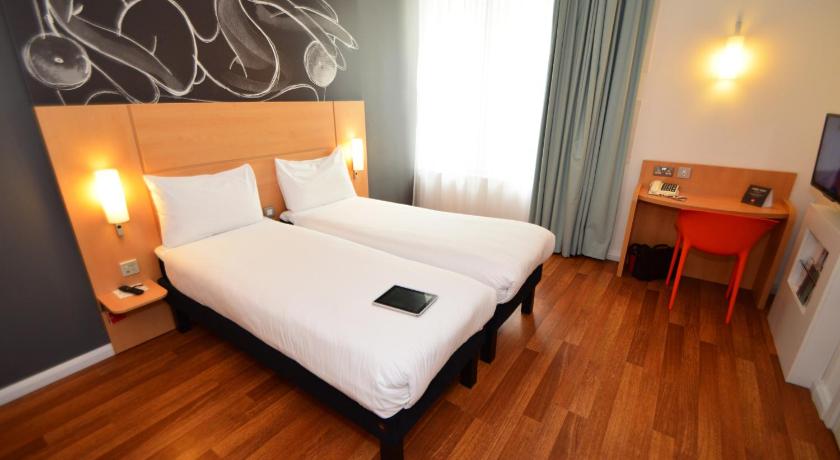 Image of Twin room with 2 beds 3