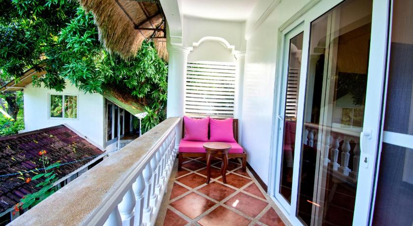 ボラカイ Lanterna Hotel 2つ星 ホテル 外観