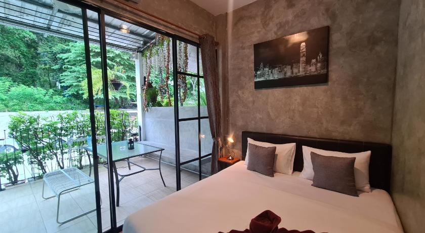 Image of King Room with Balcony 5
