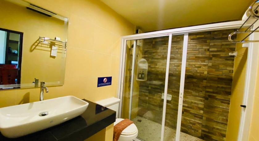 รูปของห้องพักสำหรับ 4 คน ห้องน้ำส่วนตัว (Quadruple Room with Private Bathroom) 2