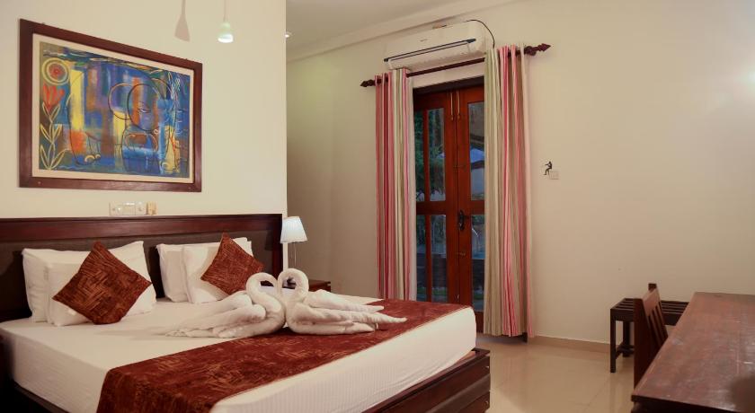 HikkaResort Holiday Villa - image 2