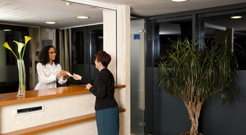Sejours and Affaires Paris Ivry photo