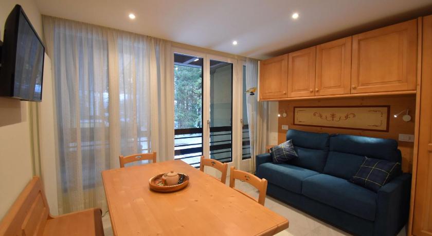 Image of Family Studio 6