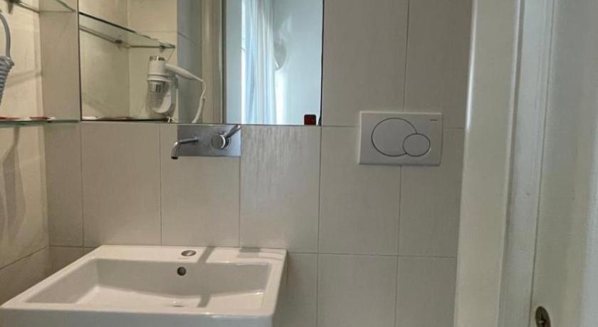 로마 Livia's Vatican House - Metro Valle Aurelia & Wi-Fi 4성급 싱글룸 수영장