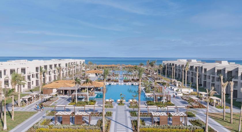 Image of Superior Queen Partial Sea View 3