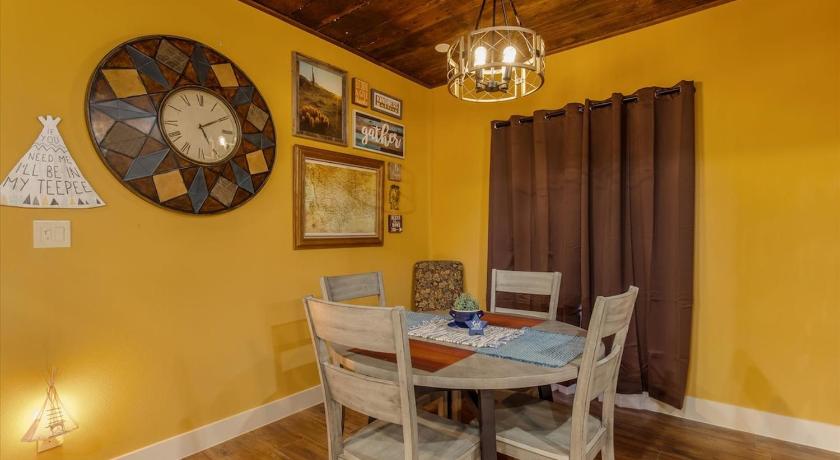 포트 워스 (TX) Stockyards 5 mins, New, Sleeps 8 Cedar House, TCU 2성급 숙소 부대시설