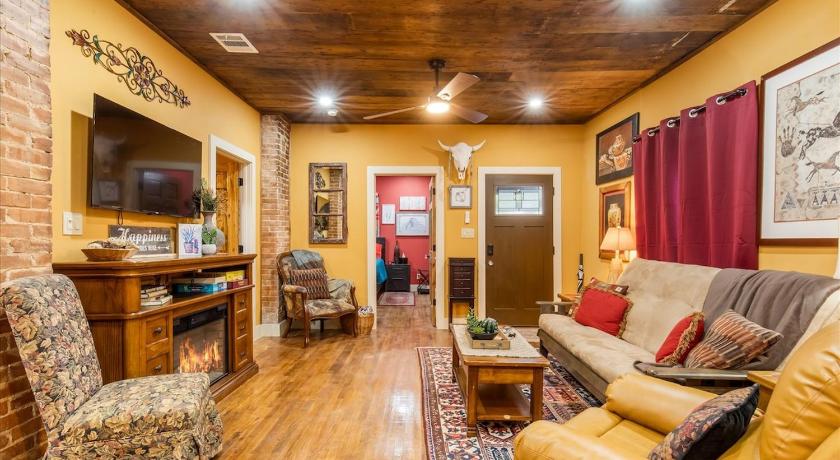 포트 워스 (TX) Stockyards 5 mins, New, Sleeps 8 Cedar House, TCU 2성급 숙소 스위트룸