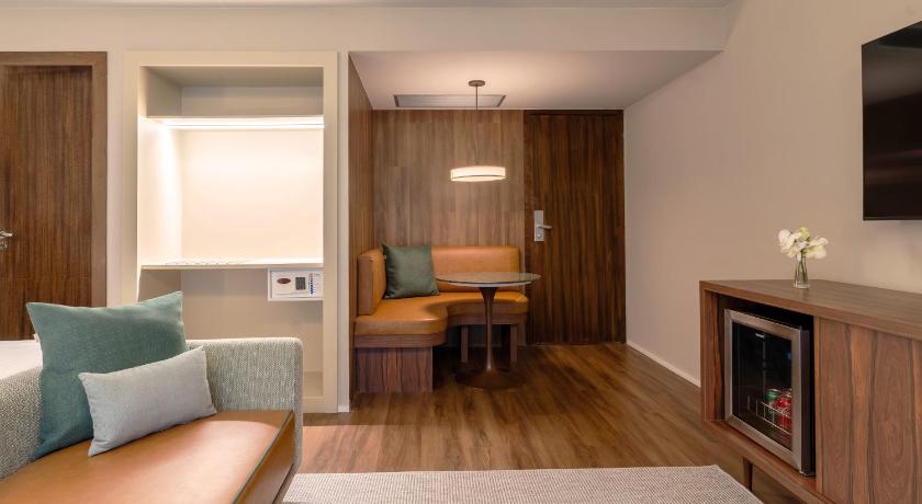 Image of Executive Suite 1