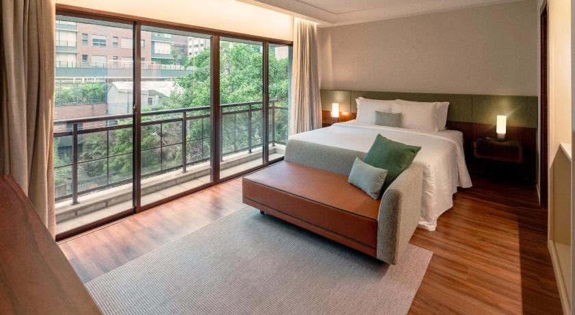 Image of Executive Suite 0