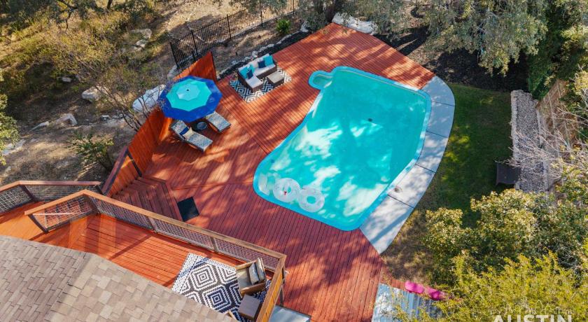 レイクウェイ (TX) Pet Friendly 3BR 3BA Hill Country Home w Private Pool and Grill by Austin Vacay 5つ星 宿泊施設 客室
