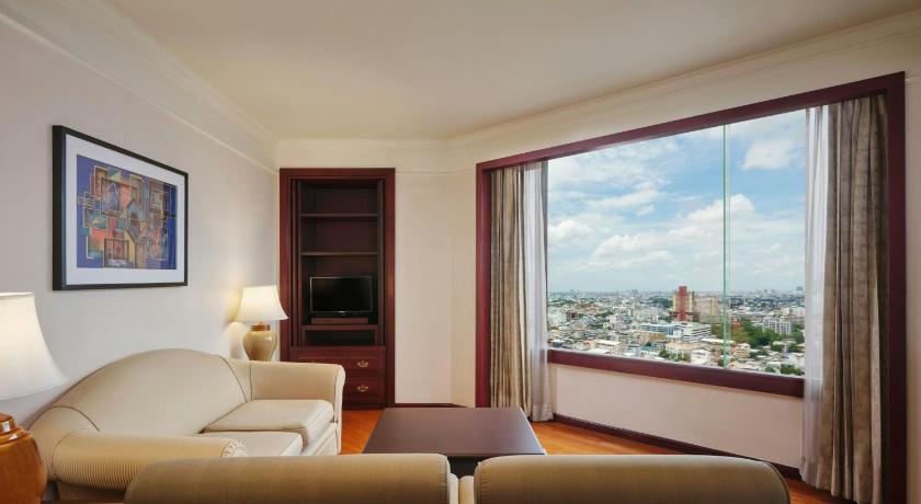 Image of One-Bedroom Crest Suite 1