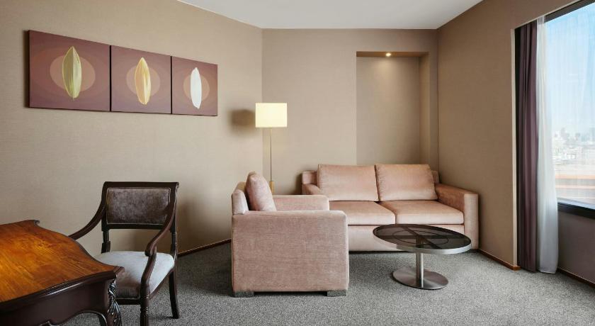 Image of One-Bedroom Executive Suite - Executive Lounge Access 8