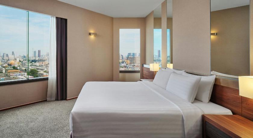 Image of One-Bedroom Executive Suite - Executive Lounge Access 1
