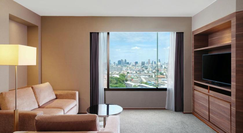 Image of One-Bedroom Executive Suite - Executive Lounge Access 0