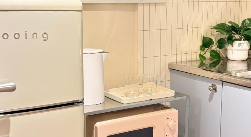 首尔 Cozy Colorful Stay near Hongdae and Airport Line for up to 6 Guests with Luggage Storage 3星级 住宿 客房