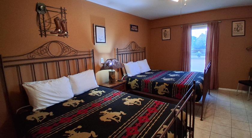 뷰캐넌 댐 Hill Country Lodge and Mini Storages 숙소 전망