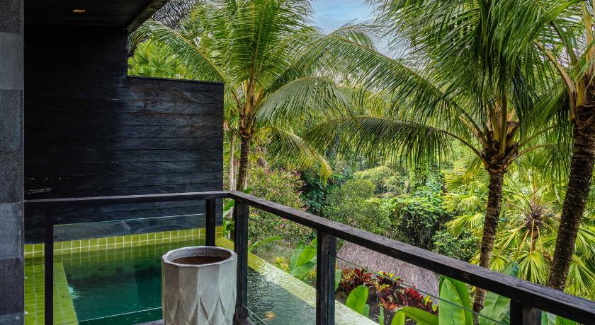 Balkon/teras Chapung Sebali Resort