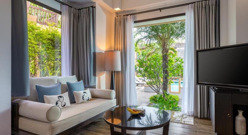 Image of Junior Suite Pool View - Two Queen Beds 5