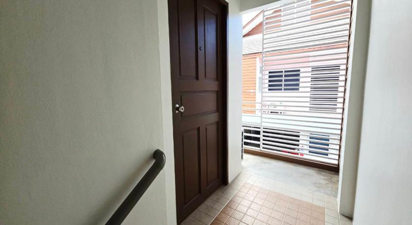 촌부리 Save Hotel เซฟ โฮเทล 3つ星 ホテル 外観