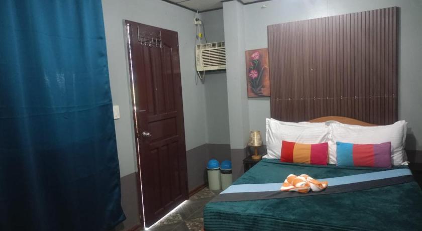 Image of Deluxe Triple Room 15