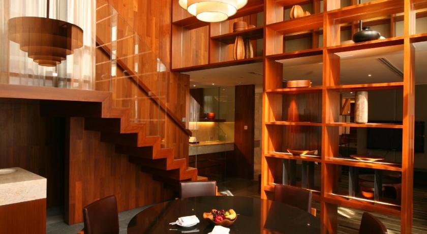 バンコク Hansar Bangkok Hotel 5つ星 ホテル レストラン