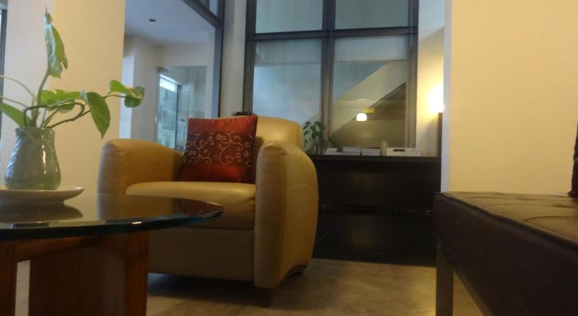 バンコク Mango Bedroom Inn 2つ星 ホテル 外観