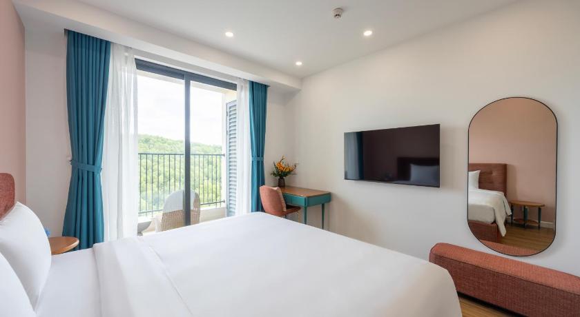 Studio Nhìn Ra Núi (Studio with Mountain View)