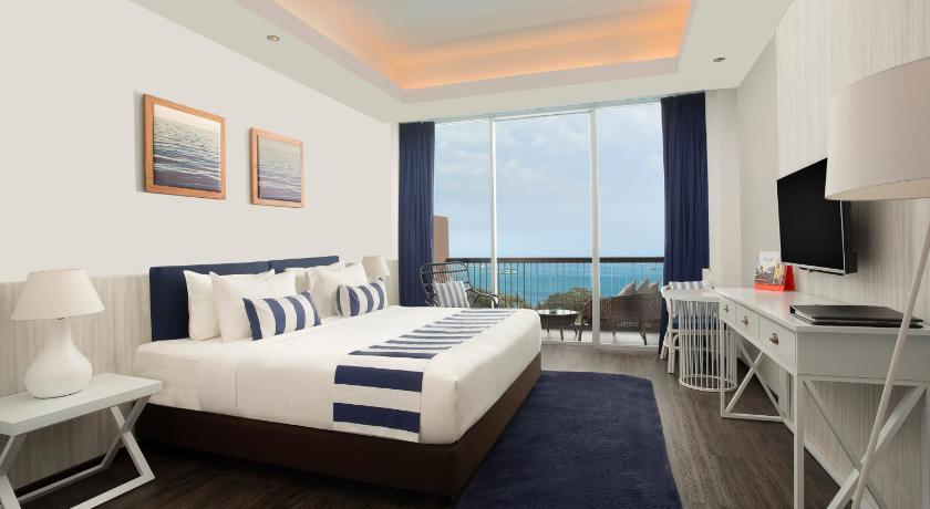 Image of Deluxe King Ocean View 0